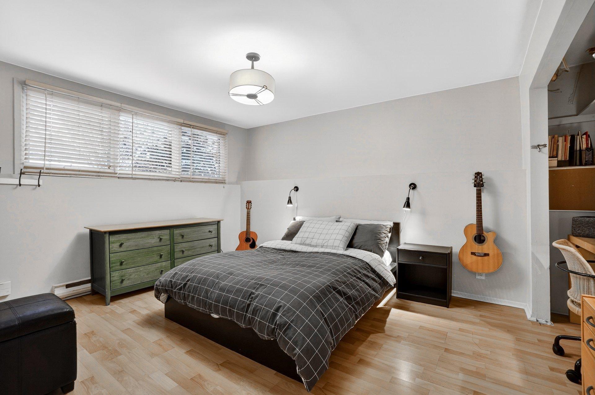 









2625


Av. de la Volière

,
Laval (Sainte-Rose),




QC
H7L3V6


