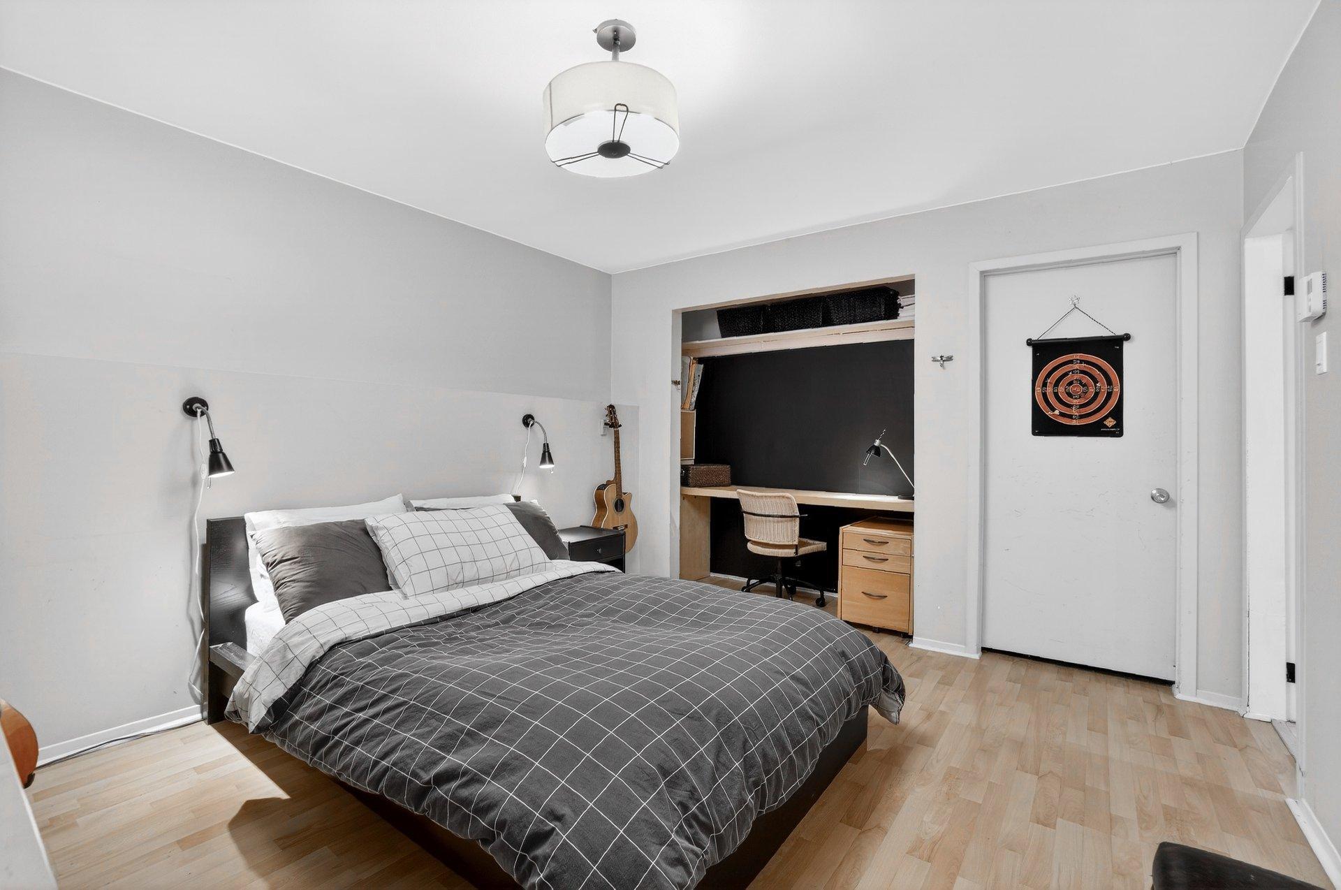 









2625


Av. de la Volière

,
Laval (Sainte-Rose),




QC
H7L3V6

