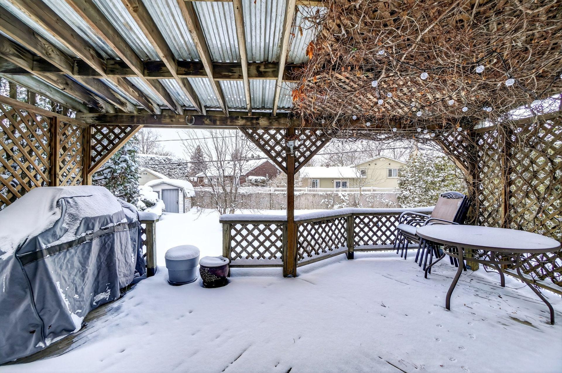 









2625


Av. de la Volière

,
Laval (Sainte-Rose),




QC
H7L3V6

