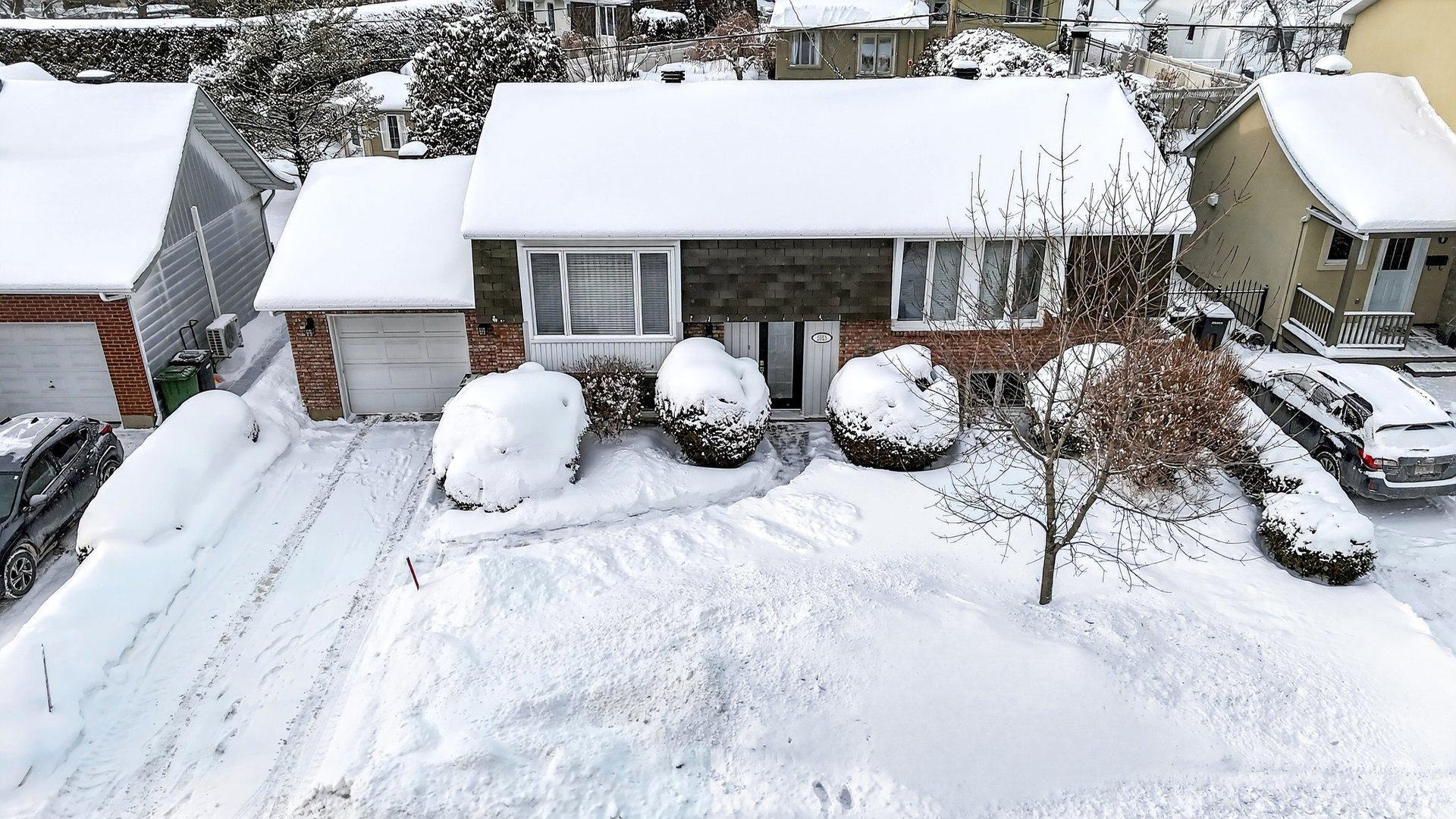 









2625


Av. de la Volière

,
Laval (Sainte-Rose),




QC
H7L3V6

