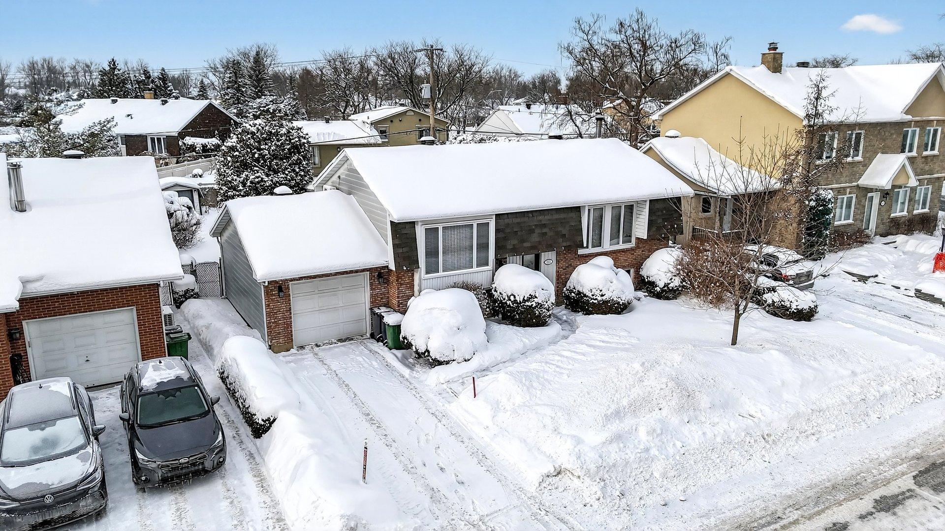 









2625


Av. de la Volière

,
Laval (Sainte-Rose),




QC
H7L3V6

