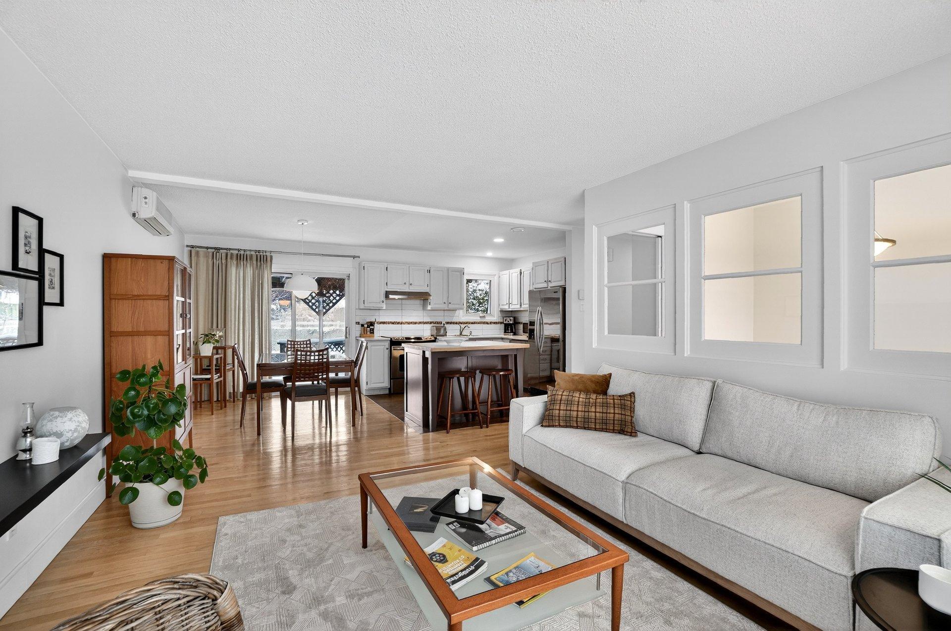 









2625


Av. de la Volière

,
Laval (Sainte-Rose),




QC
H7L3V6


