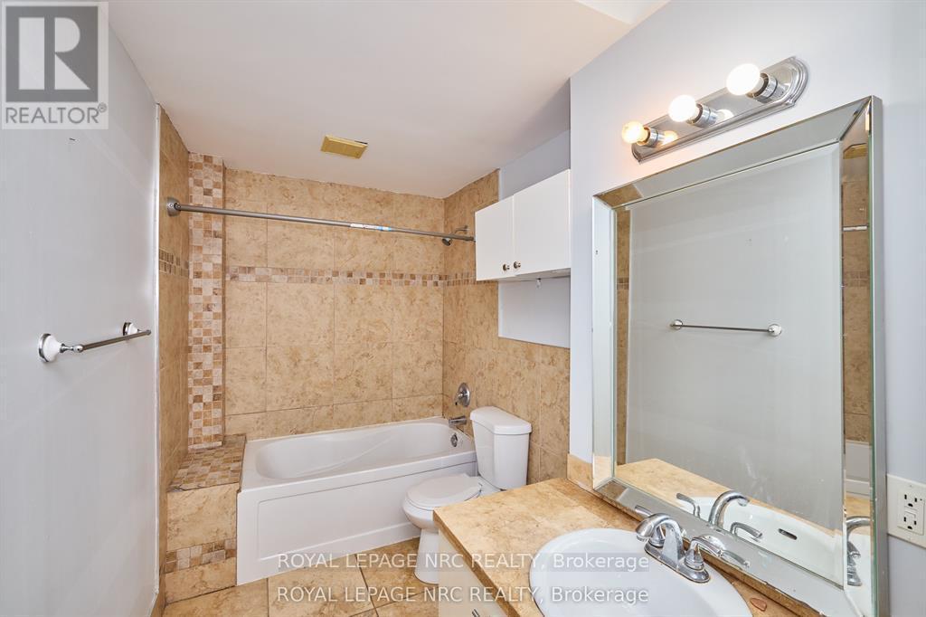 












557 GENEVA STREET

,
St. Catharines (Lakeport),




Ontario
L2N2J1

