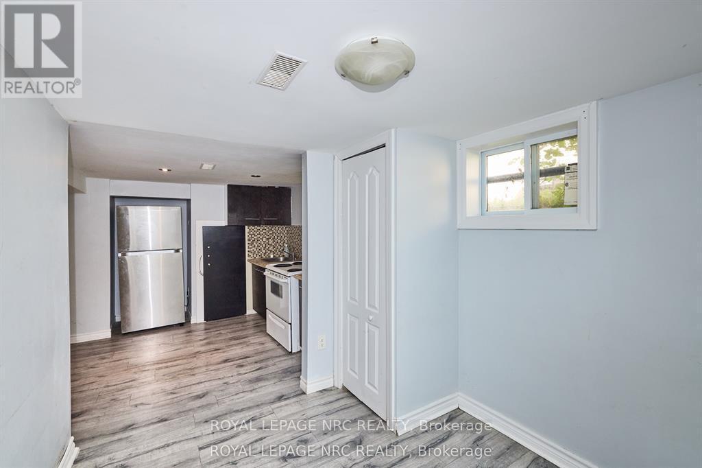 












557 GENEVA STREET

,
St. Catharines (Lakeport),




Ontario
L2N2J1

