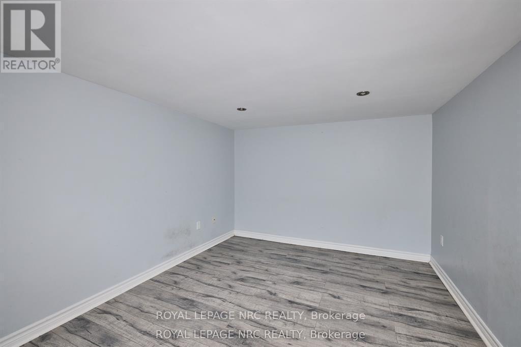 












557 GENEVA STREET

,
St. Catharines (Lakeport),




Ontario
L2N2J1

