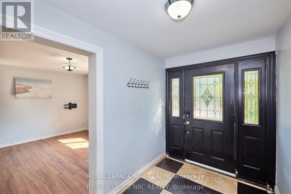 












557 GENEVA STREET

,
St. Catharines (Lakeport),




Ontario
L2N2J1

