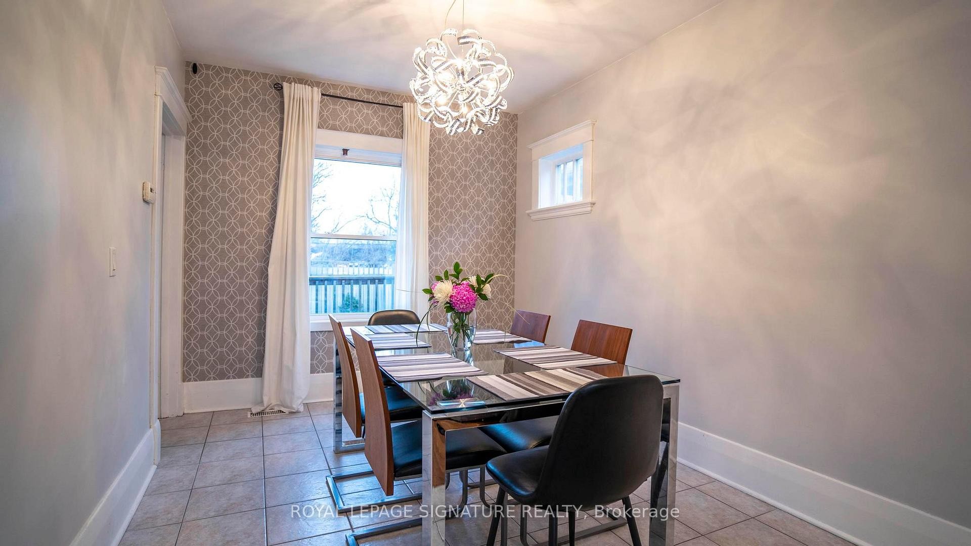 









2


McDonald

Avenue,
London North,




ON
N6G 1B1

