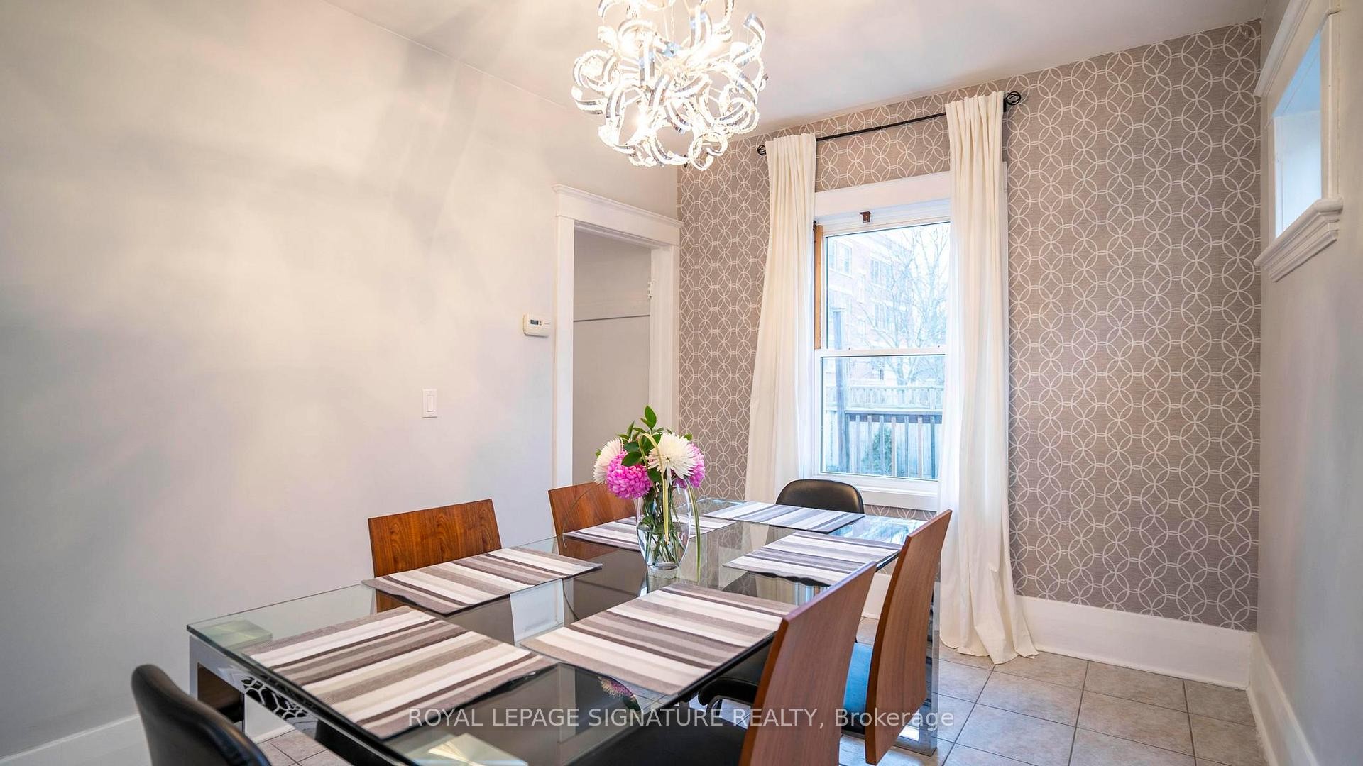 









2


McDonald

Avenue,
London North,




ON
N6G 1B1

