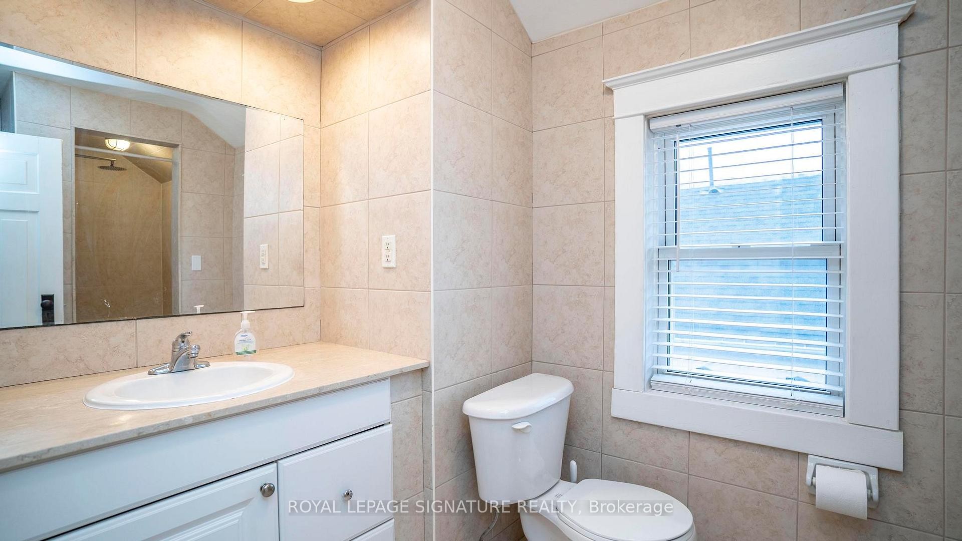 









2


McDonald

Avenue,
London North,




ON
N6G 1B1

