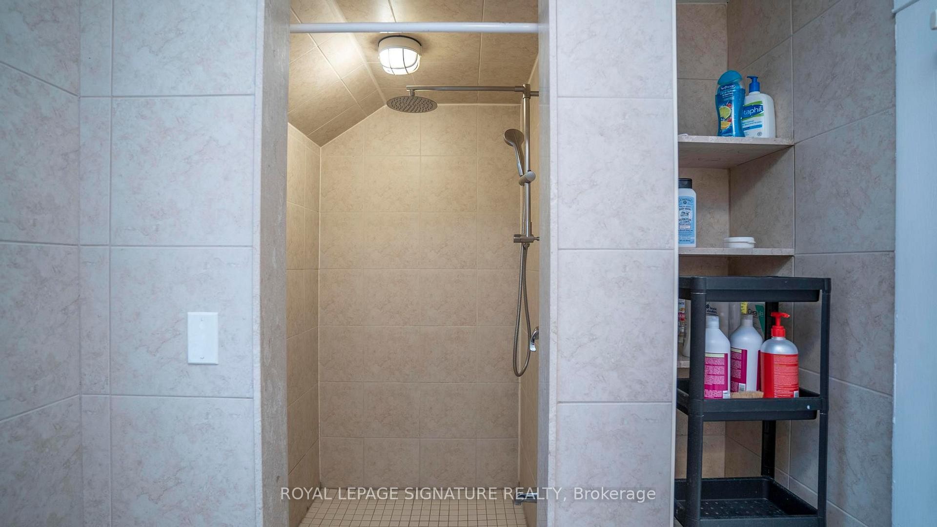 









2


McDonald

Avenue,
London North,




ON
N6G 1B1

