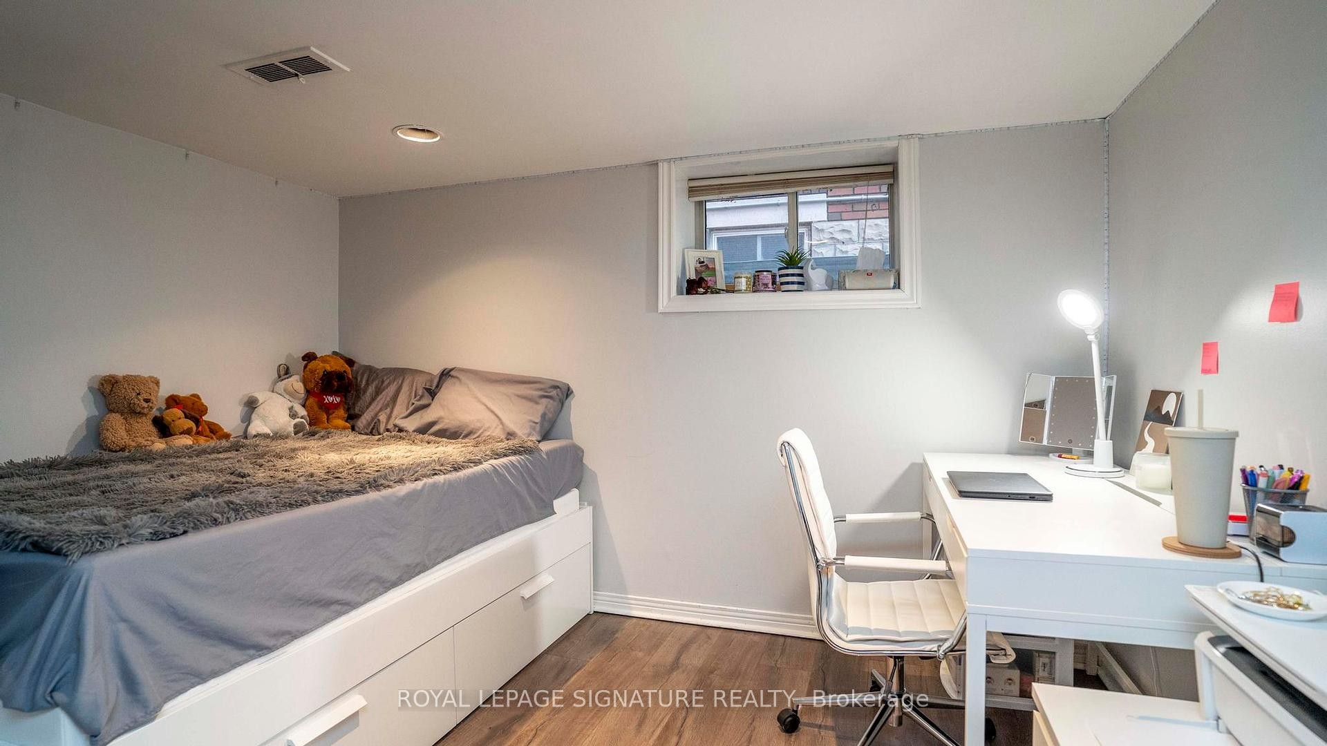 









2


McDonald

Avenue,
London North,




ON
N6G 1B1

