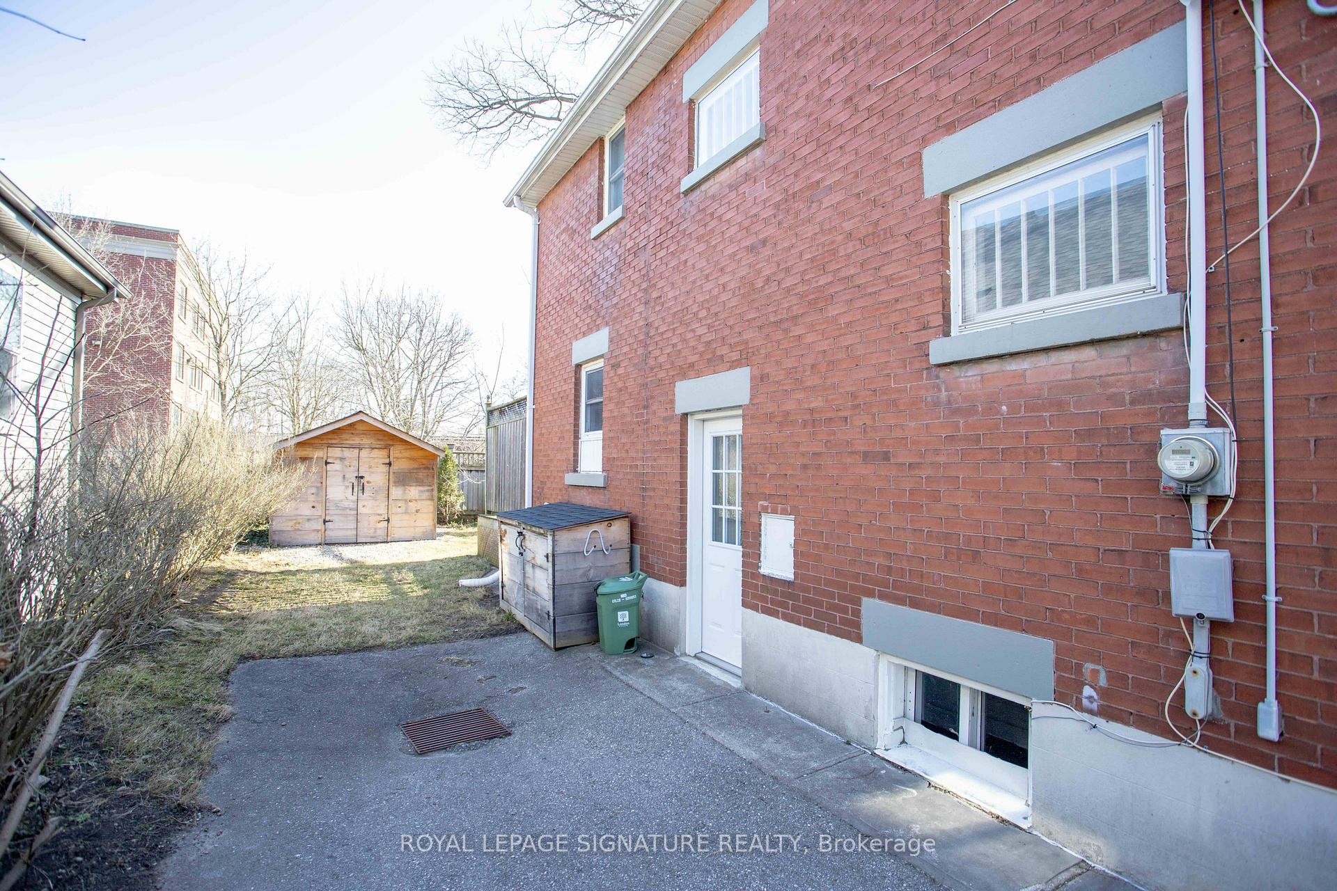 









2


McDonald

Avenue,
London North,




ON
N6G 1B1

