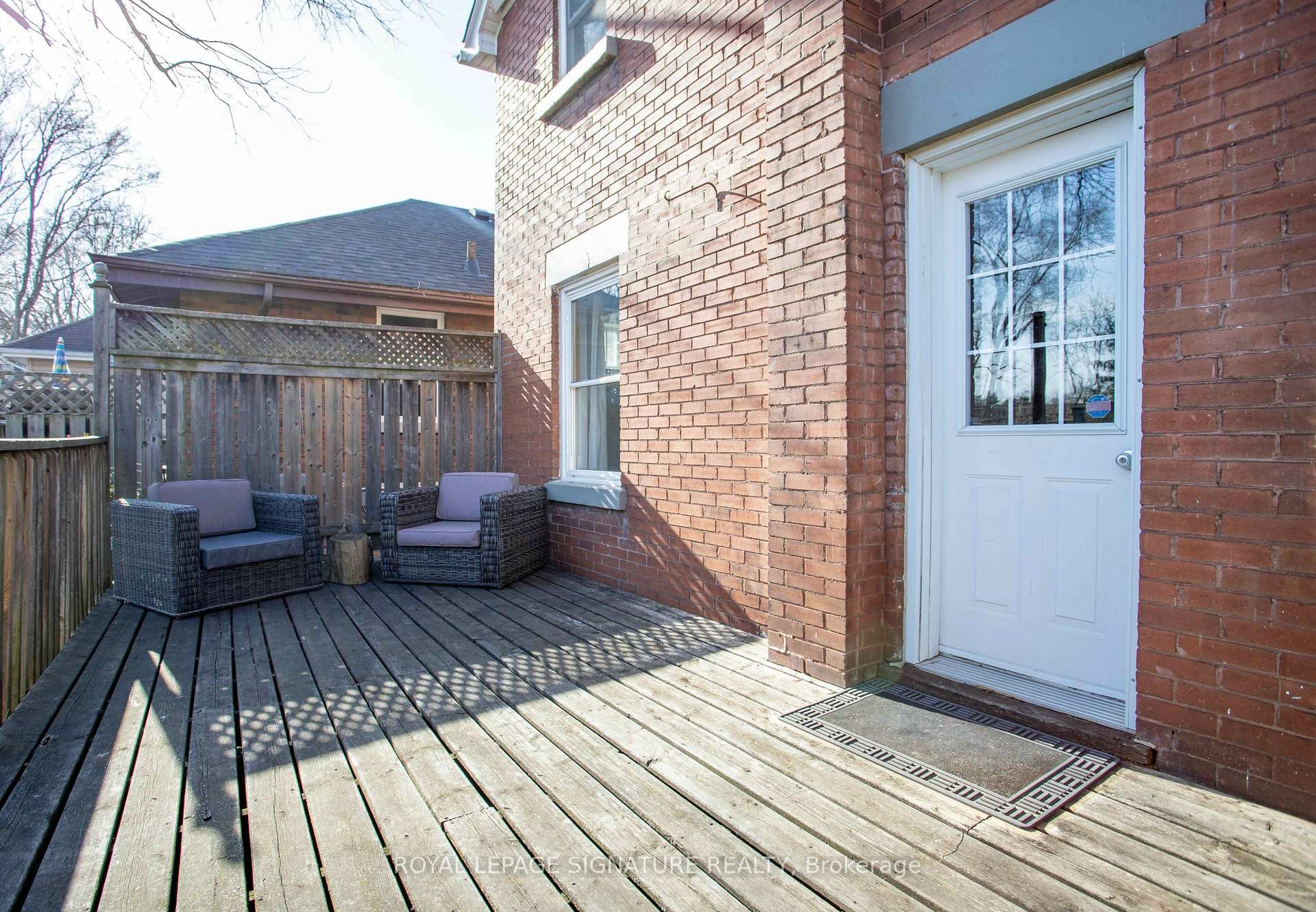 









2


McDonald

Avenue,
London North,




ON
N6G 1B1

