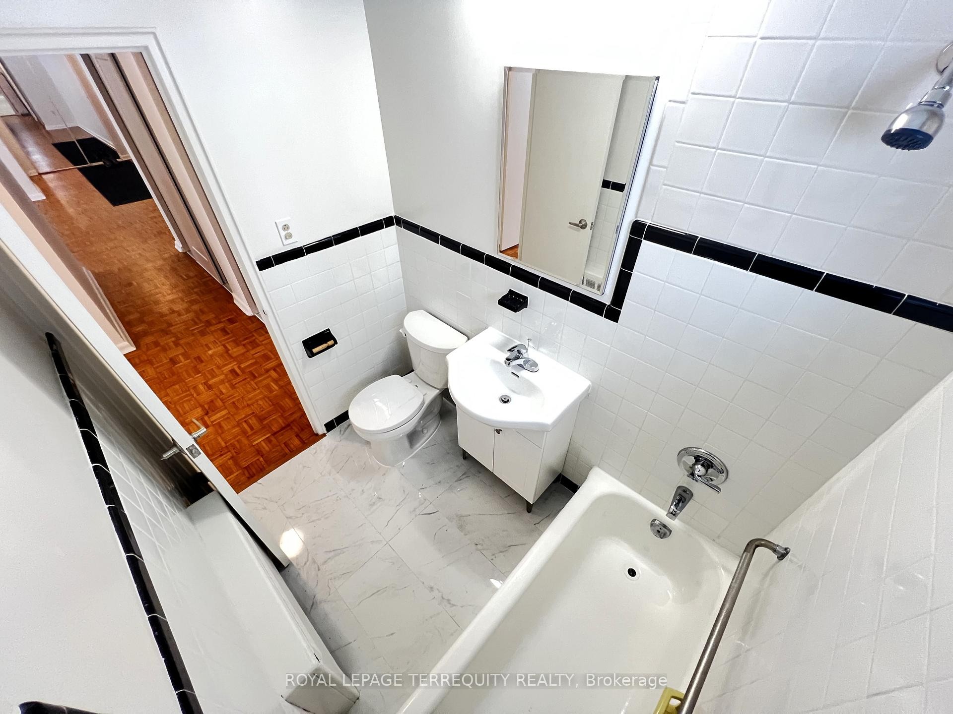 









39


Leduc

Drive, 3,
Toronto,




ON
M9W 2A8

