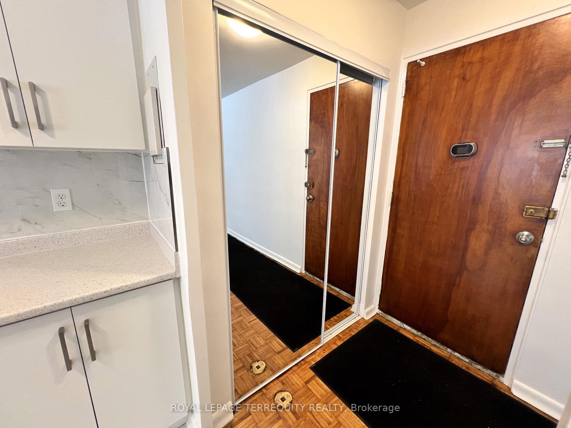 









39


Leduc

Drive, 3,
Toronto,




ON
M9W 2A8

