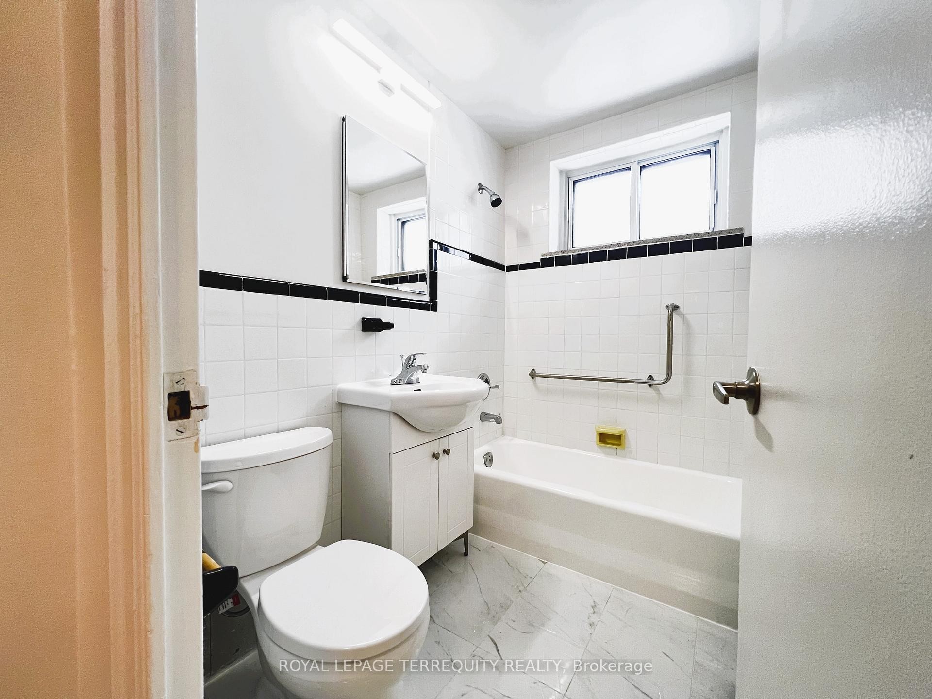 









39


Leduc

Drive, 3,
Toronto,




ON
M9W 2A8

