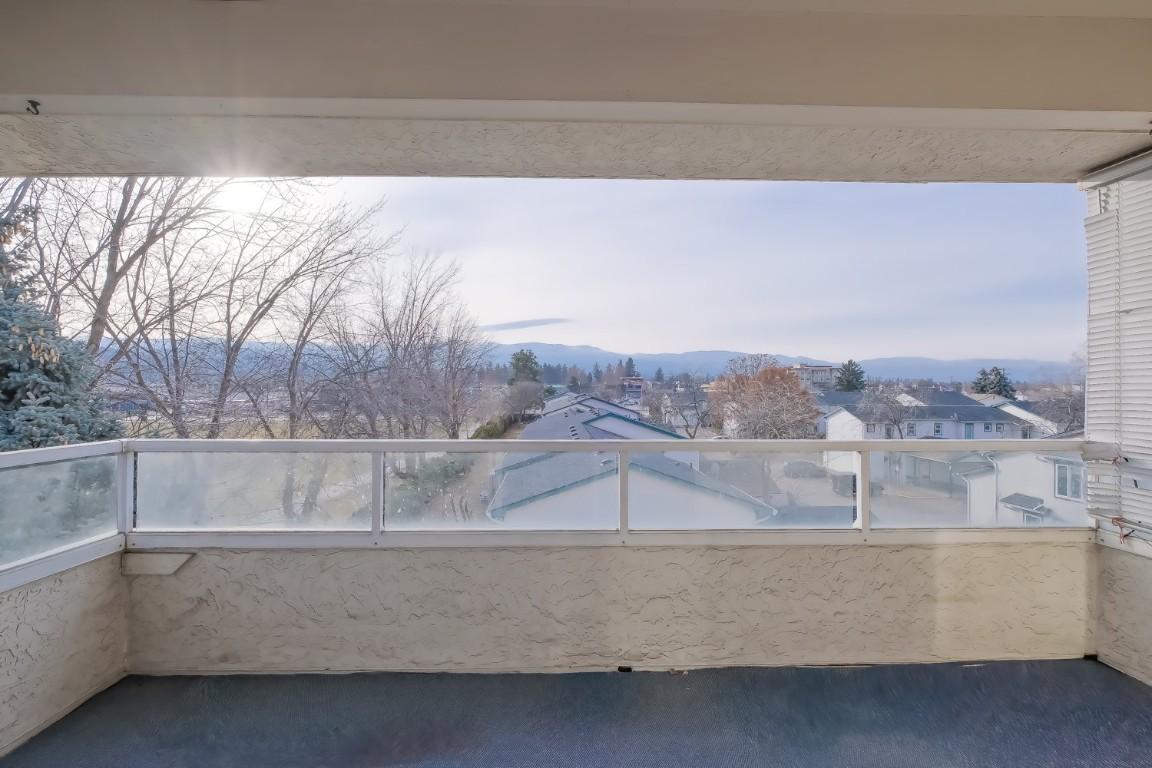 









255


McIntosh

Road, 305,
Kelowna,




BC
V1X 2C5

