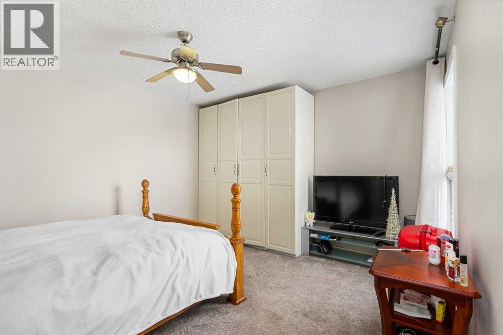 












901, 2520 Palliser Drive SW

,
Calgary,




Alberta
T2V4S9

