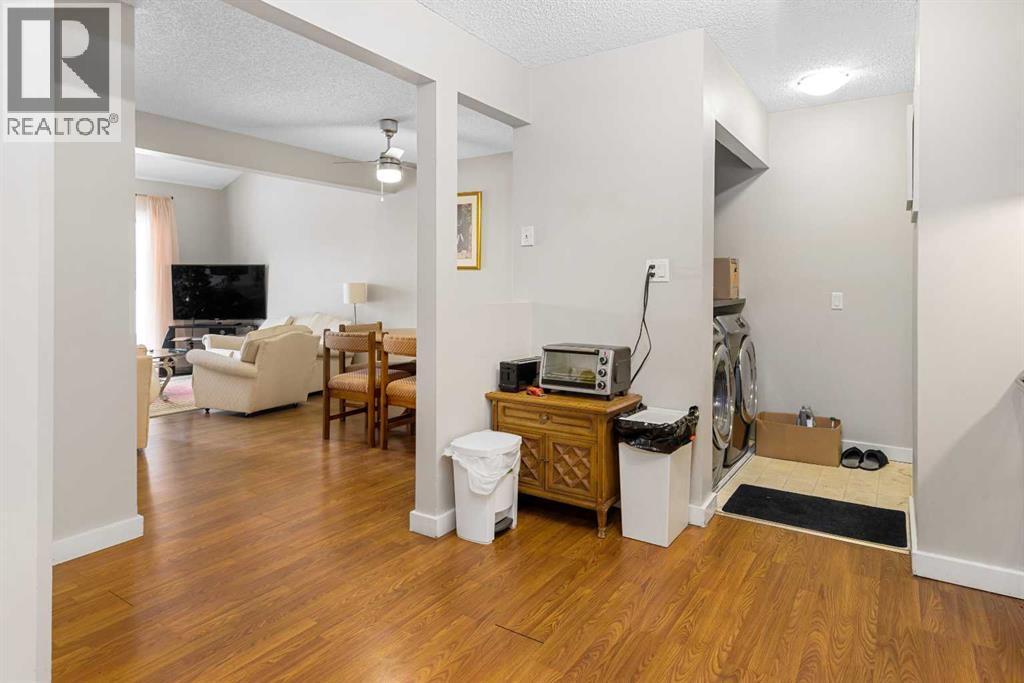 












901, 2520 Palliser Drive SW

,
Calgary,




Alberta
T2V4S9

