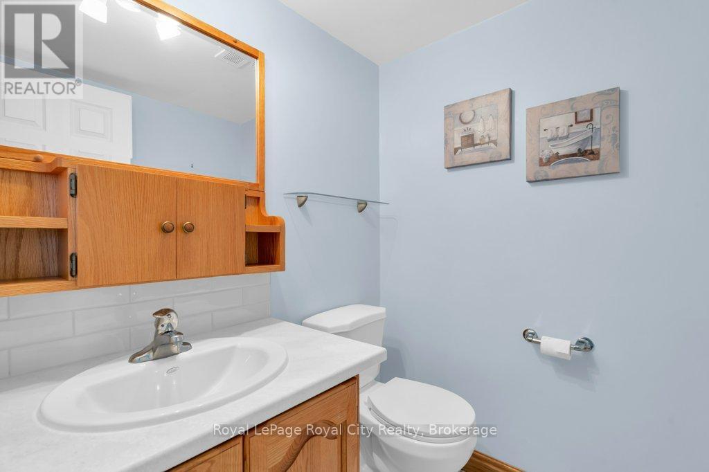 












614 - 19 WOODLAWN ROAD E

,
Guelph (Riverside Park),




Ontario
N1H7B1

