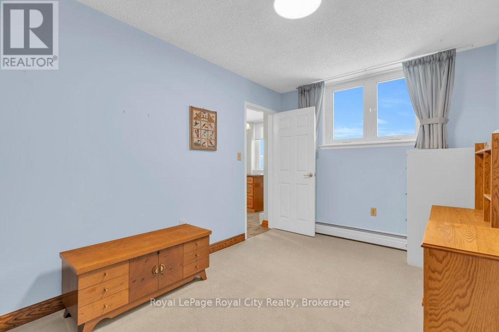 












614 - 19 WOODLAWN ROAD E

,
Guelph (Riverside Park),




Ontario
N1H7B1


