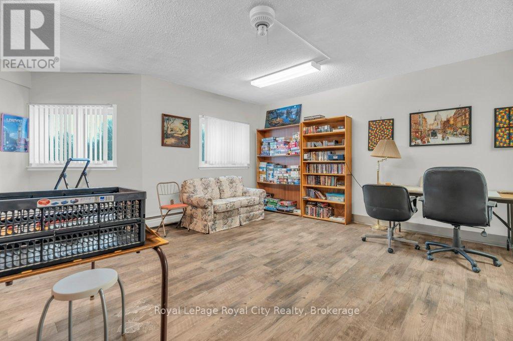 












614 - 19 WOODLAWN ROAD E

,
Guelph (Riverside Park),




Ontario
N1H7B1

