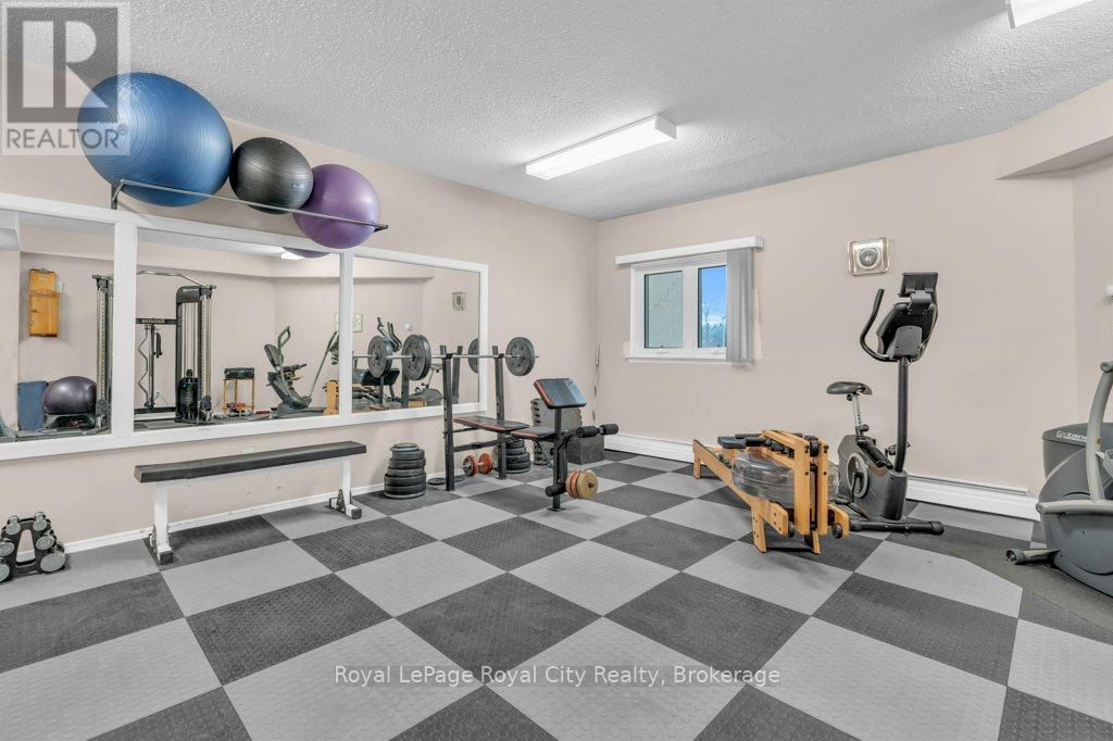 












614 - 19 WOODLAWN ROAD E

,
Guelph (Riverside Park),




Ontario
N1H7B1

