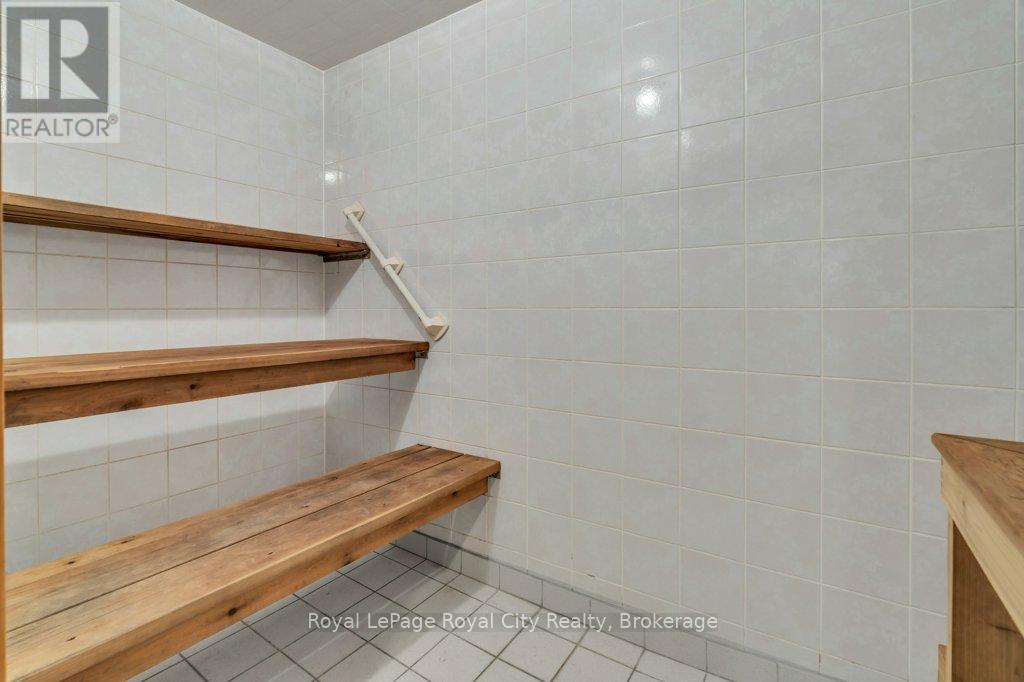 












614 - 19 WOODLAWN ROAD E

,
Guelph (Riverside Park),




Ontario
N1H7B1

