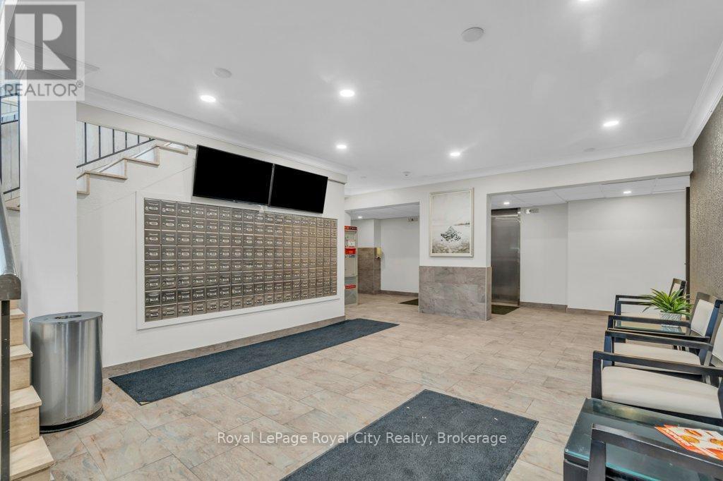 












614 - 19 WOODLAWN ROAD E

,
Guelph (Riverside Park),




Ontario
N1H7B1

