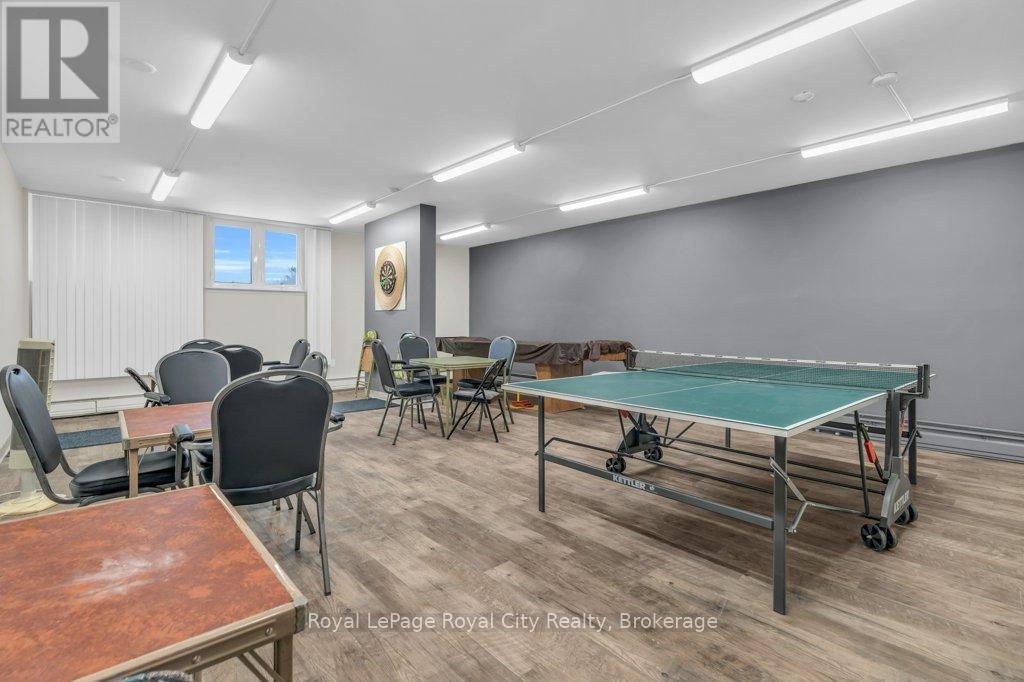 












614 - 19 WOODLAWN ROAD E

,
Guelph (Riverside Park),




Ontario
N1H7B1

