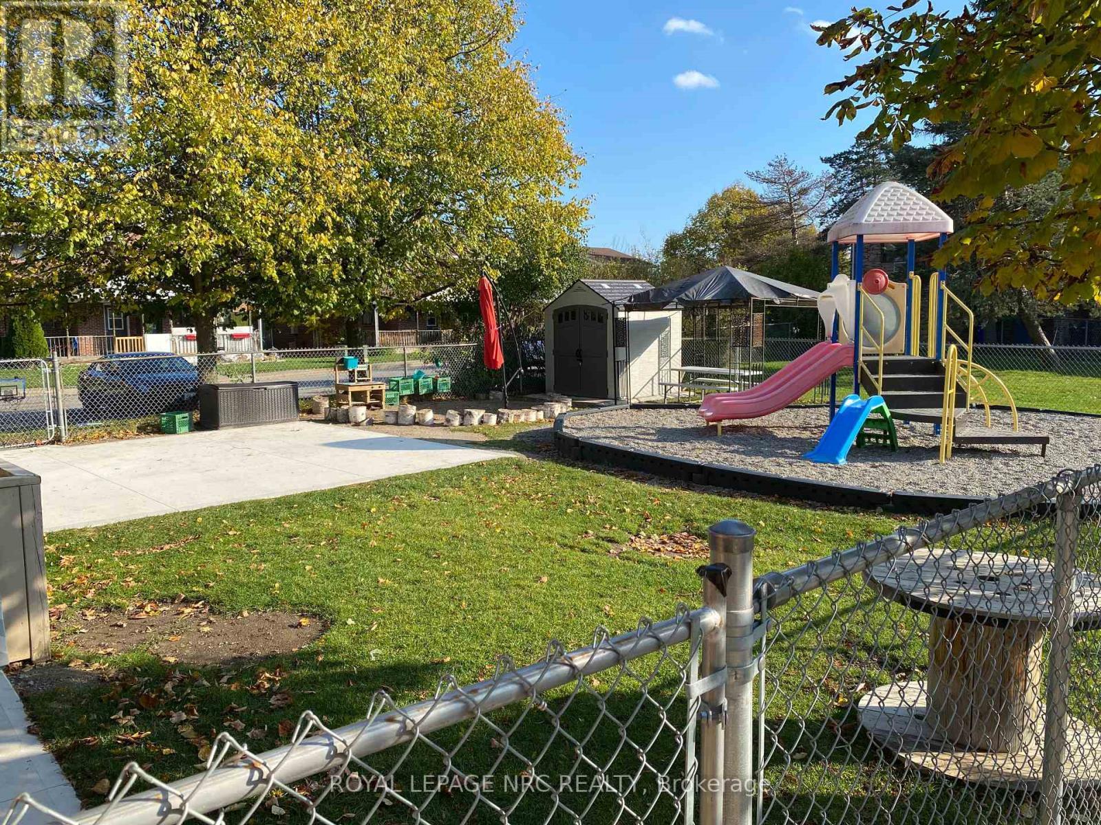 












8055 MCLEOD ROAD

,
Niagara Falls (West Wood),




Ontario
L2H3A4

