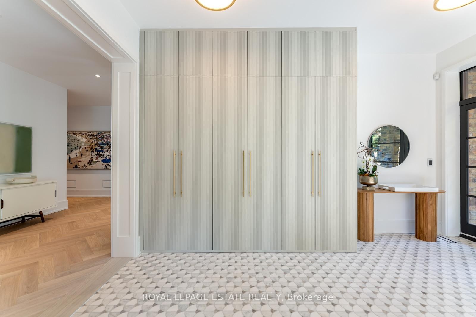 









8


Crown Park

Road,
Toronto,




ON
M4E 1J9

