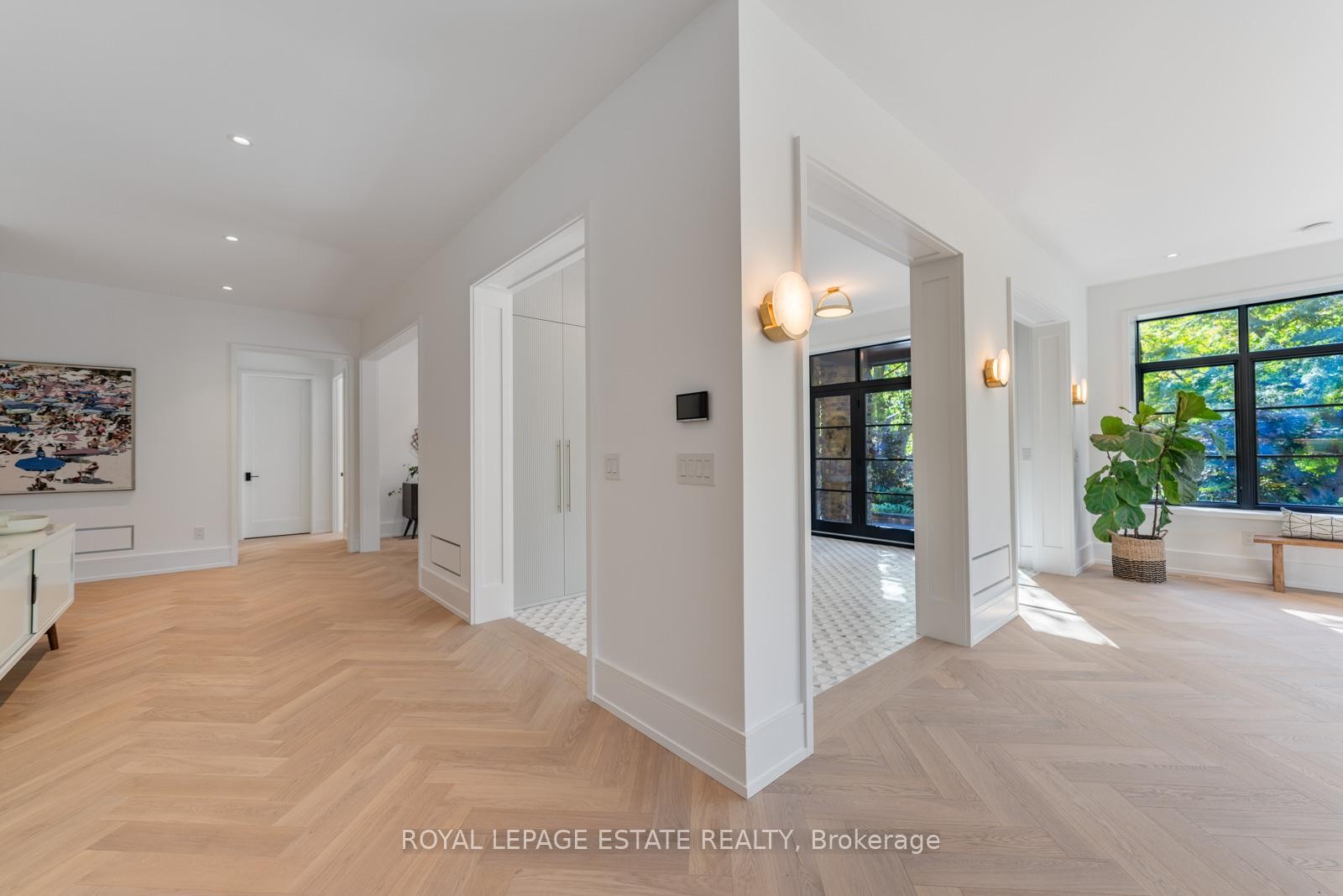 









8


Crown Park

Road,
Toronto,




ON
M4E 1J9

