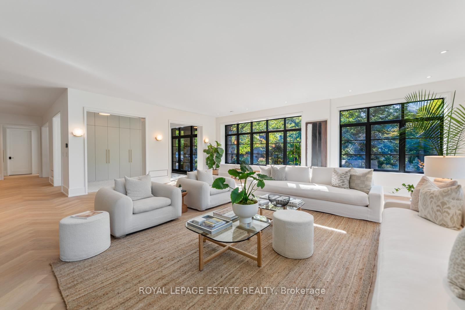 









8


Crown Park

Road,
Toronto,




ON
M4E 1J9

