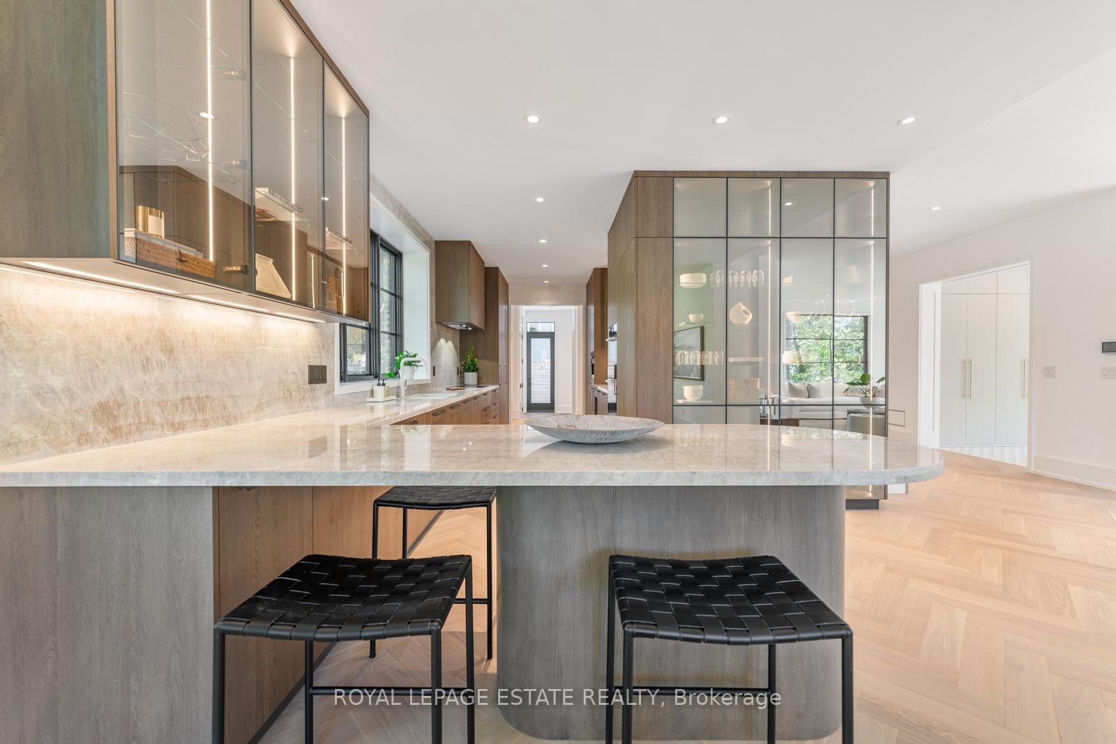 









8


Crown Park

Road,
Toronto,




ON
M4E 1J9

