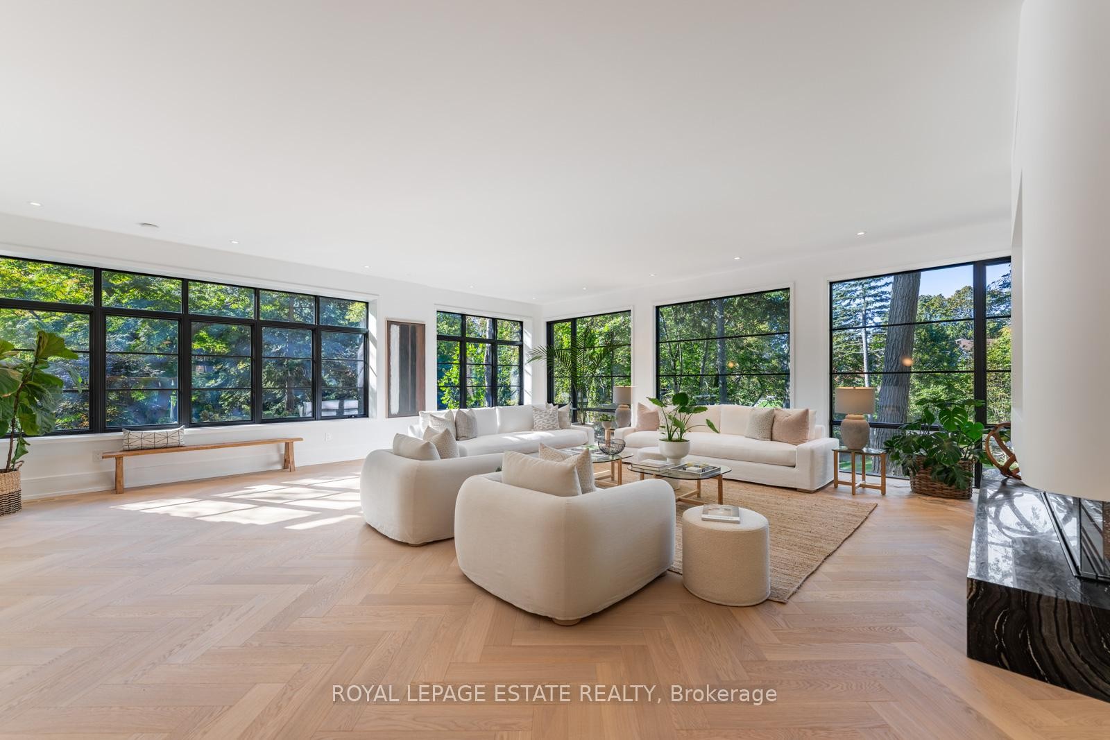 









8


Crown Park

Road,
Toronto,




ON
M4E 1J9

