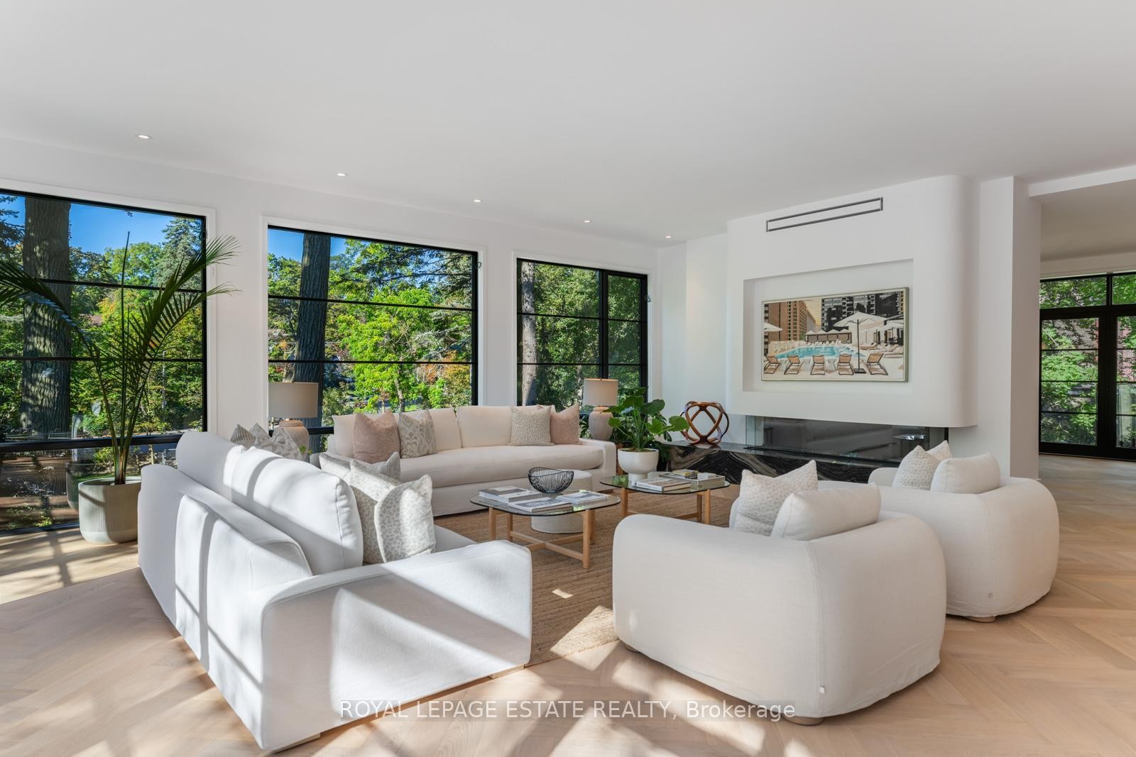 









8


Crown Park

Road,
Toronto,




ON
M4E 1J9

