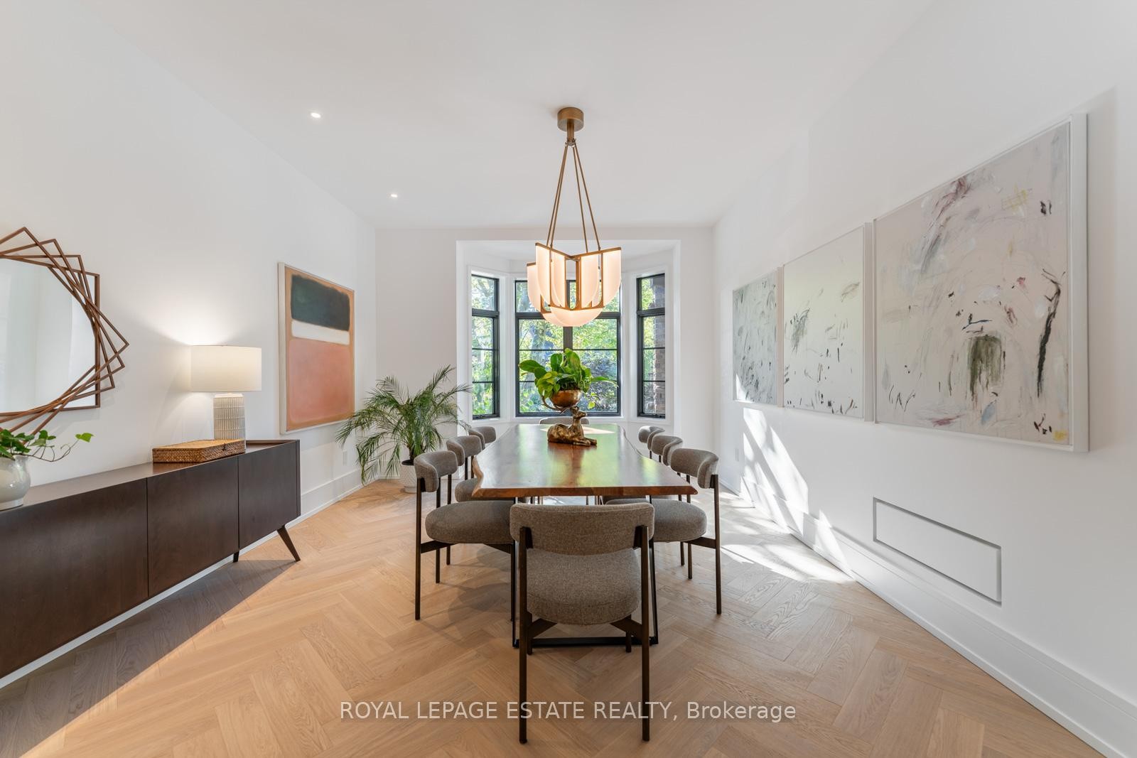 









8


Crown Park

Road,
Toronto,




ON
M4E 1J9

