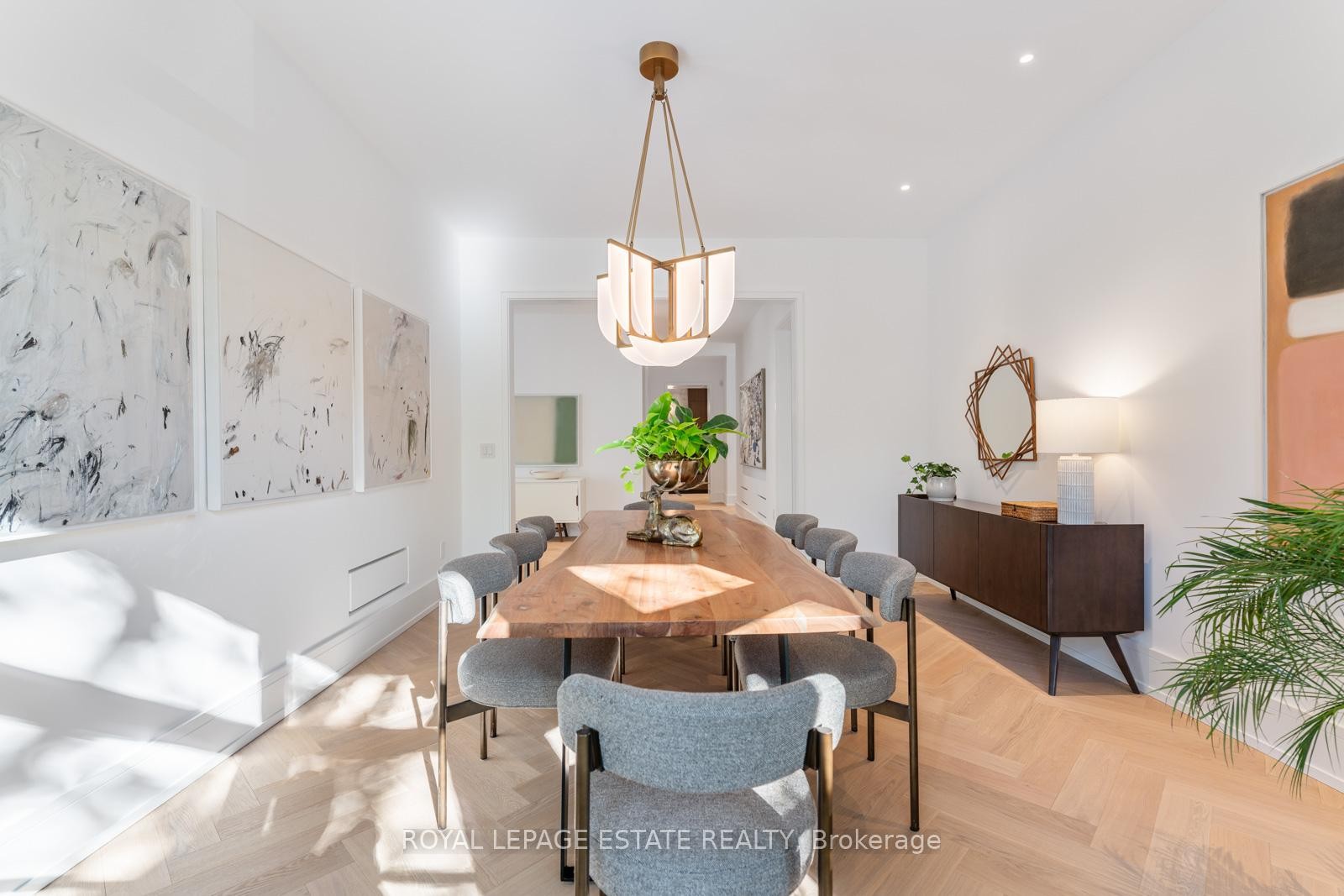 









8


Crown Park

Road,
Toronto,




ON
M4E 1J9

