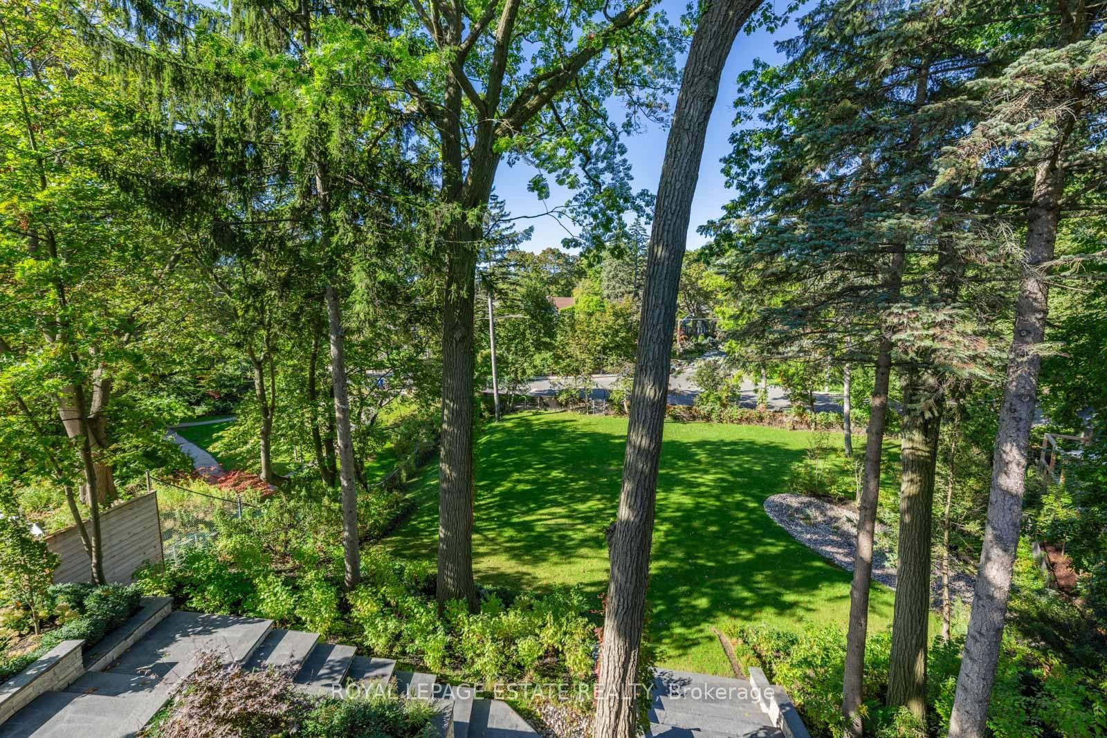 









8


Crown Park

Road,
Toronto,




ON
M4E 1J9

