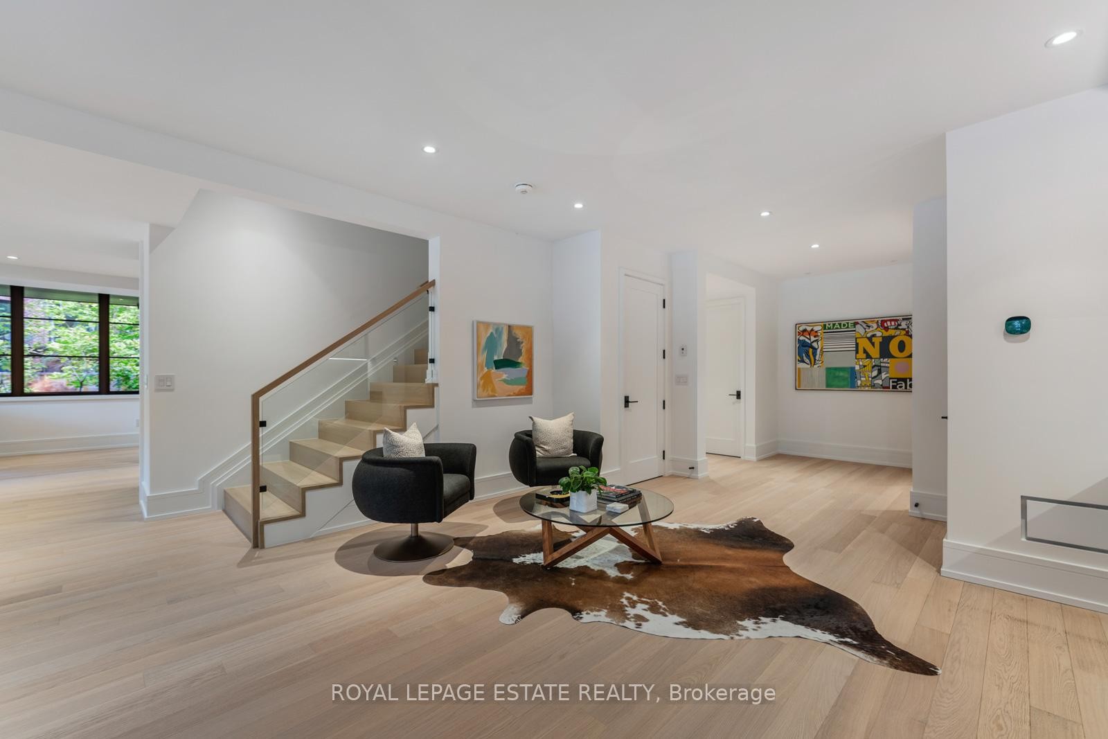 









8


Crown Park

Road,
Toronto,




ON
M4E 1J9

