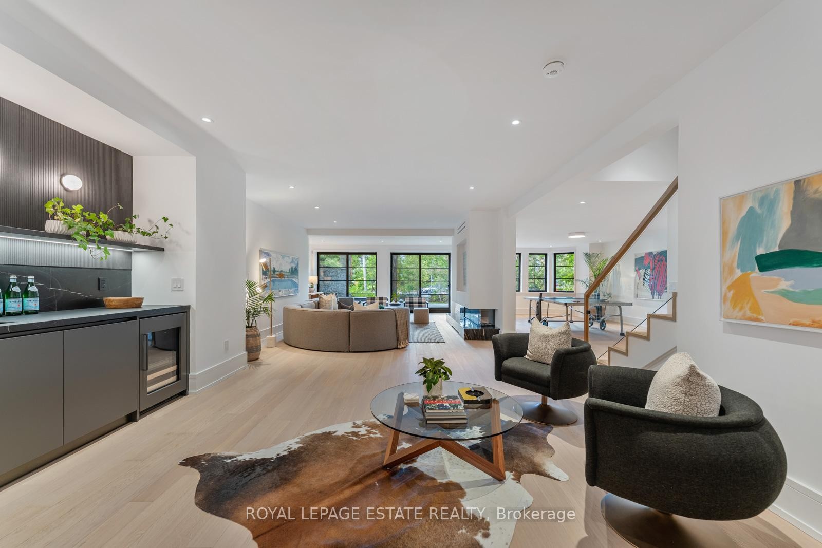 









8


Crown Park

Road,
Toronto,




ON
M4E 1J9

