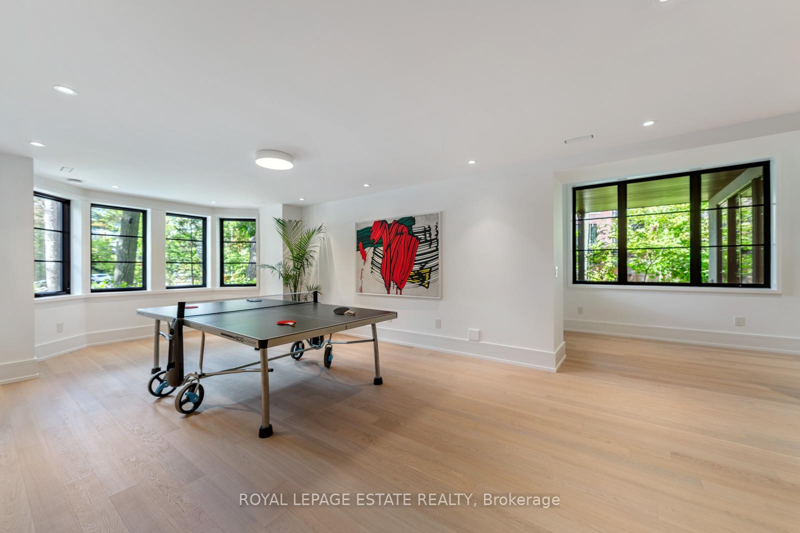 









8


Crown Park

Road,
Toronto,




ON
M4E 1J9

