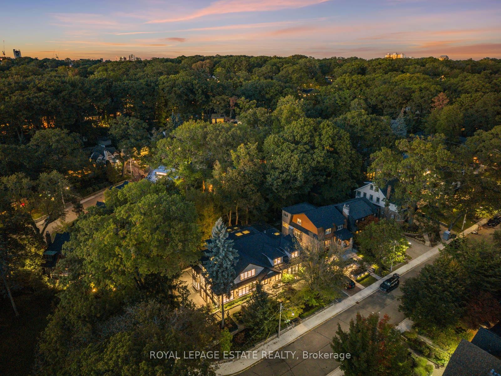 









8


Crown Park

Road,
Toronto,




ON
M4E 1J9

