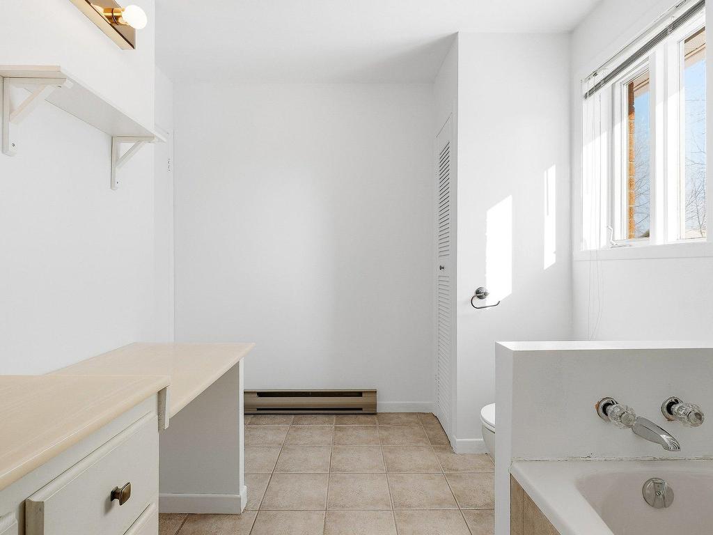 









5627


Route Marie-Victorin

,
Contrecoeur,




QC
J0L1C0

