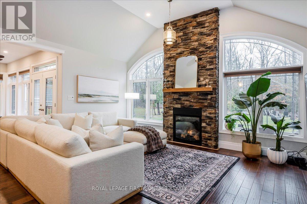 












3500 CRESCENT HARBOUR ROAD

,
Innisfil,




Ontario
L9S2Y8

