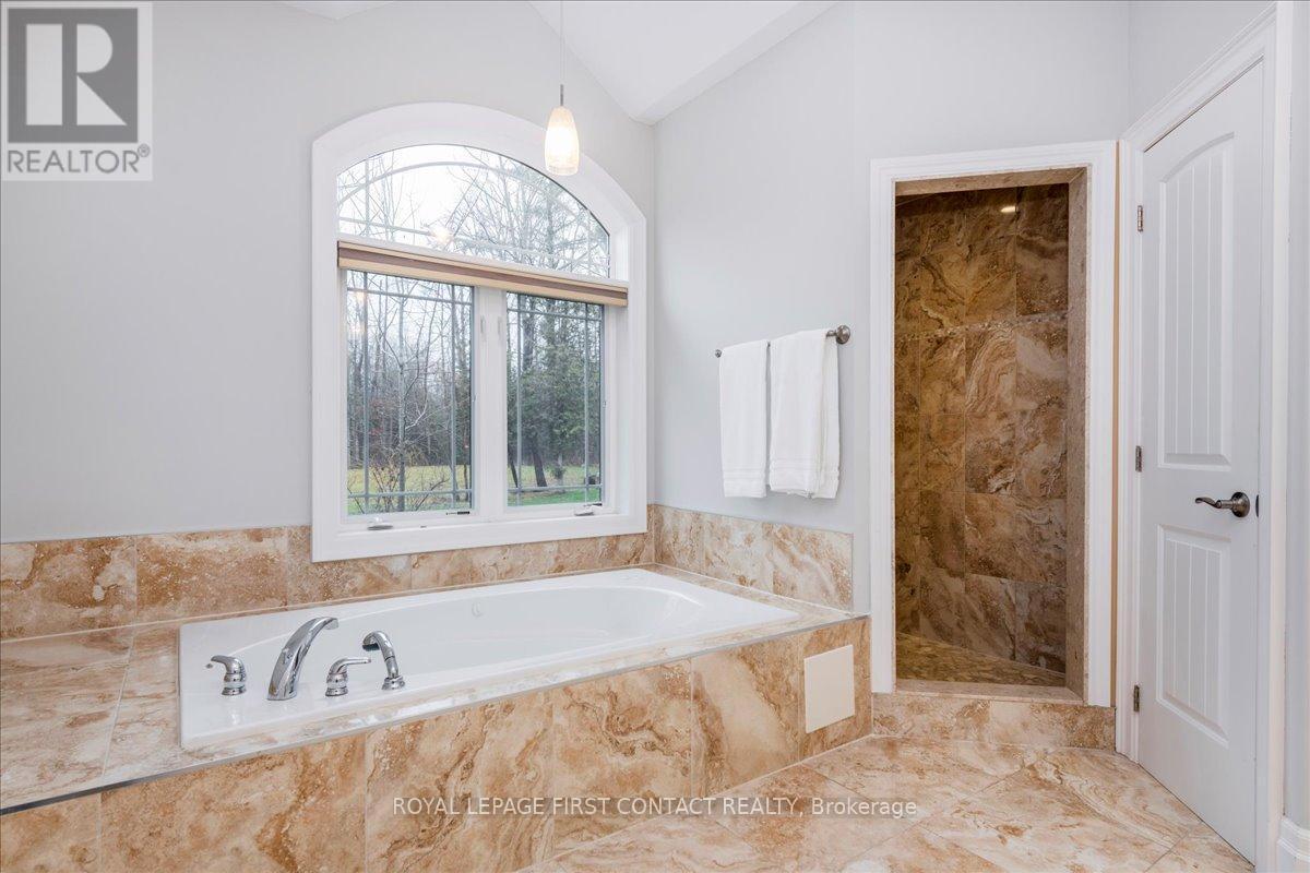 












3500 CRESCENT HARBOUR ROAD

,
Innisfil,




Ontario
L9S2Y8

