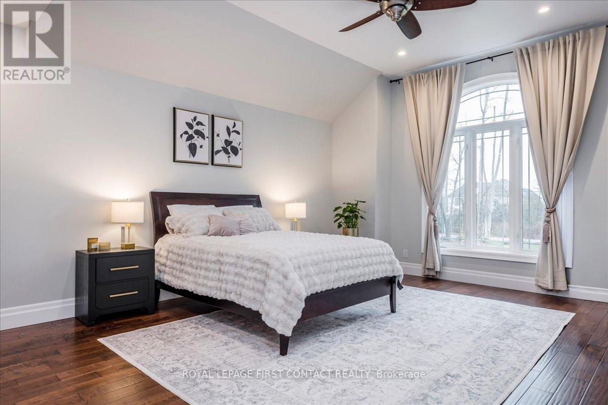 












3500 CRESCENT HARBOUR ROAD

,
Innisfil,




Ontario
L9S2Y8

