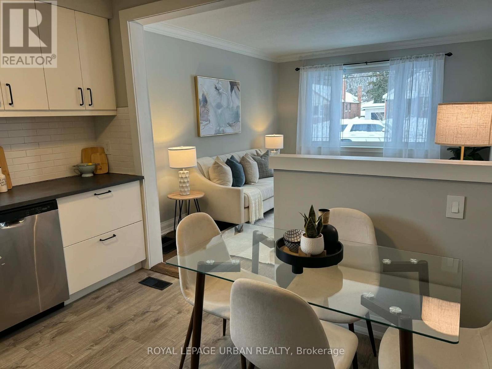 












84 CLONMORE DRIVE

,
Toronto,




Ontario
M1N1X8

