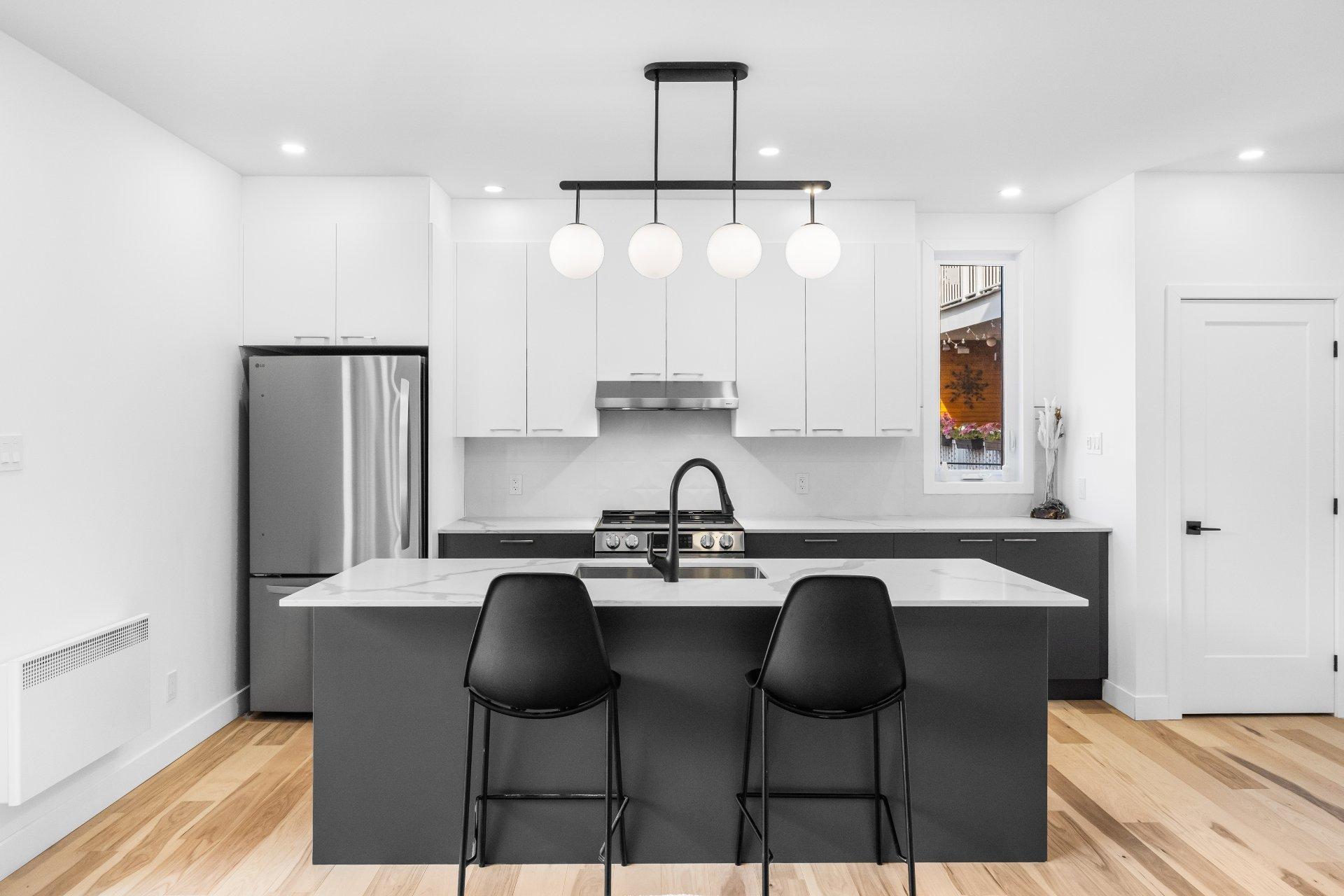 









8538

 - 8548


Rue St-Denis

,
Montréal (Villeray/Saint-Michel/Parc-Extension),




QC
H2P2H2

